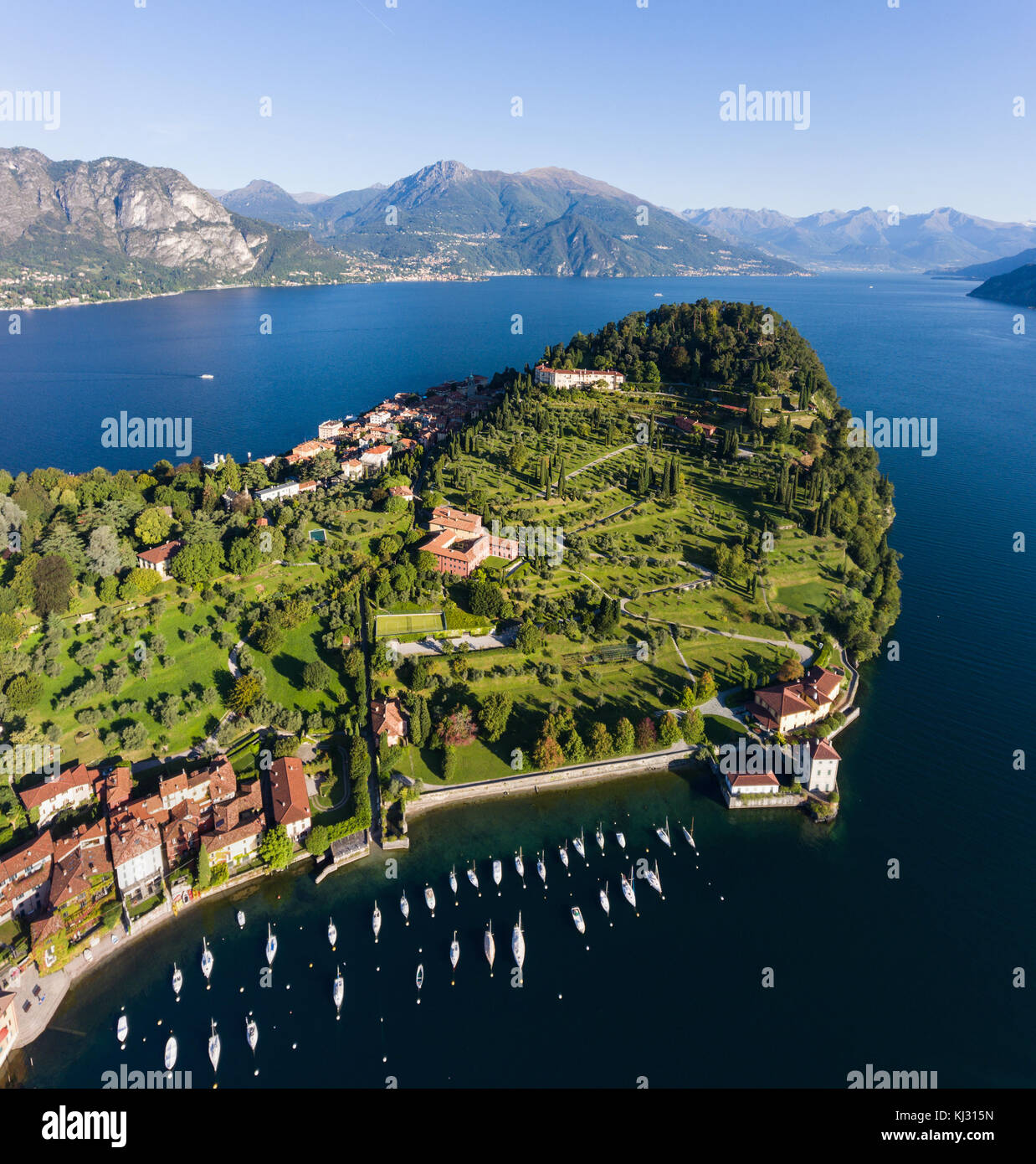 Dorf am Comer See in Italien, Luftaufnahme Stockfoto