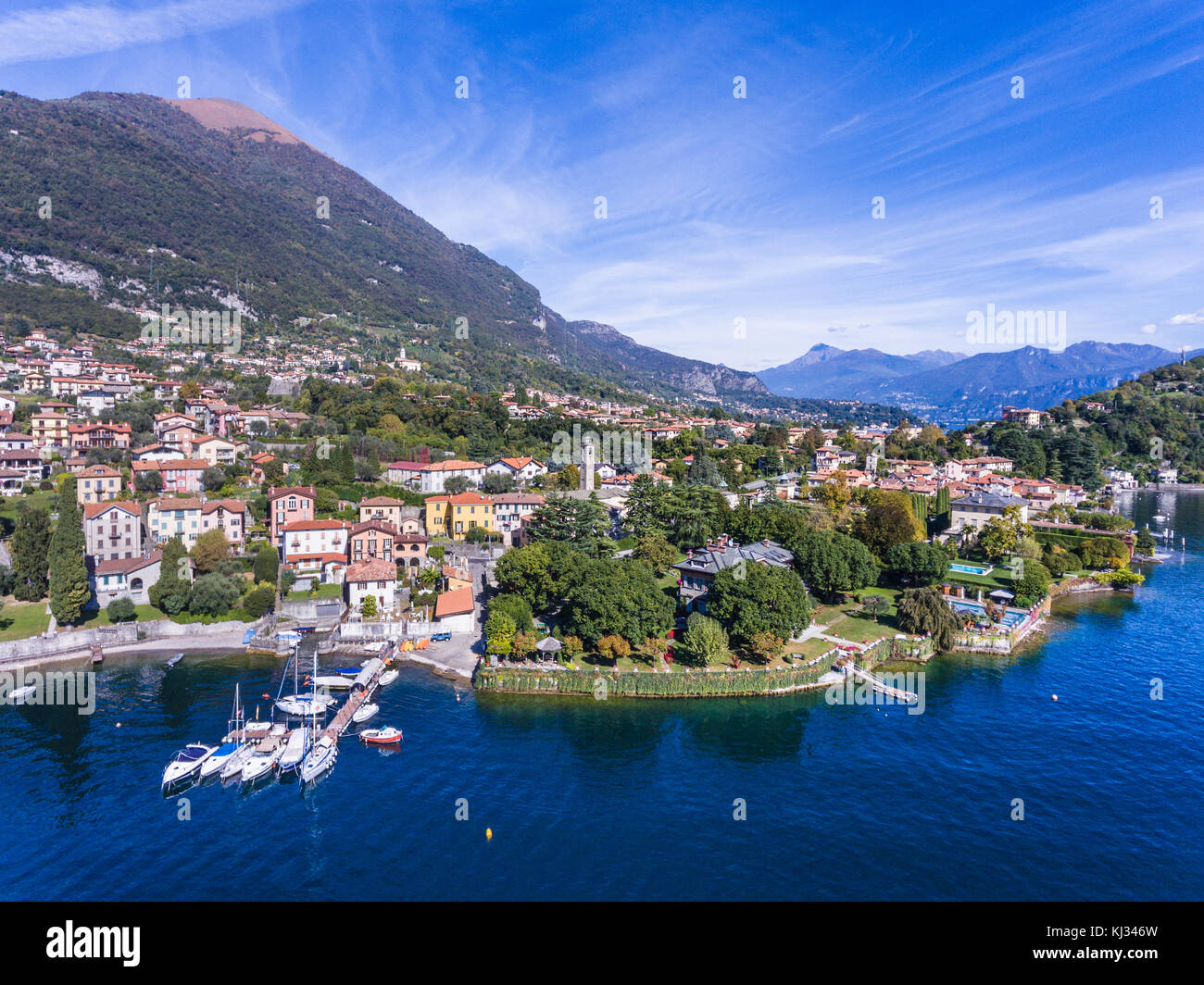 Kleine Hafen von Garda. Comer see, touristische Destination in der Nähe von comacina Insel Stockfoto