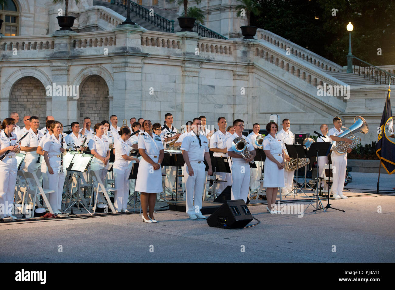 United States Navy Band führt auf dem US Capitol (18471774923) Stockfoto