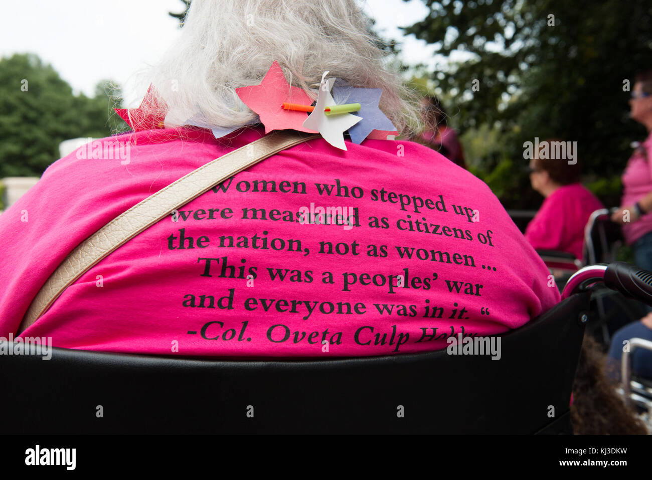 Frauen-Veteran Ehre Flug visits Nationalfriedhof Arlington und Frauen im militärischen Service für Amerika Memorial (21447159199) Stockfoto