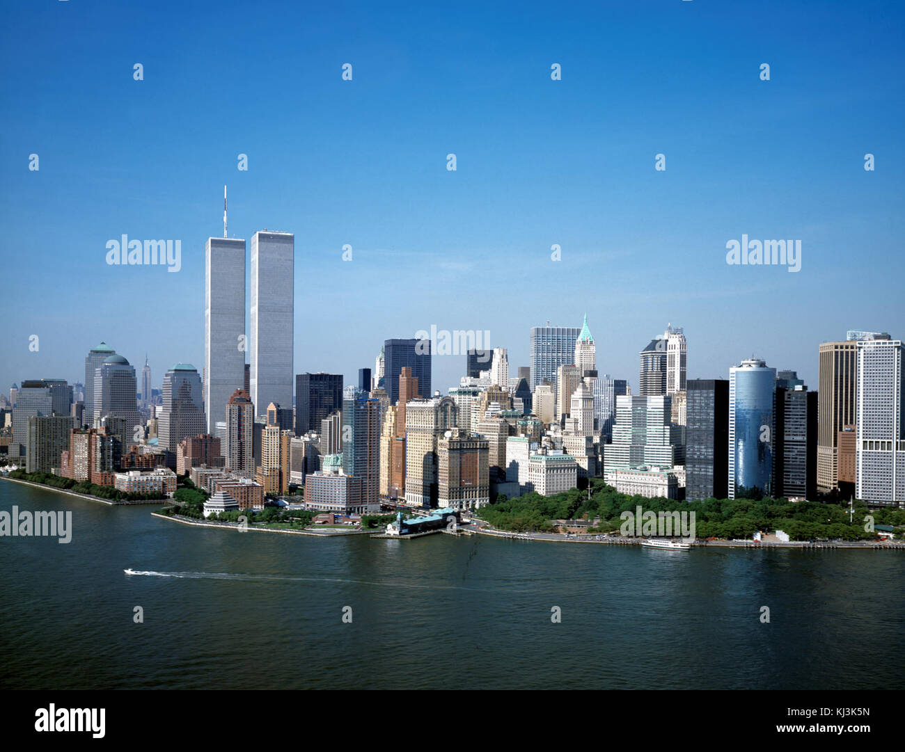 Luftaufnahme des World Trade Center, ein Monat vor dem 11. September 2001 (28815517904) Stockfoto