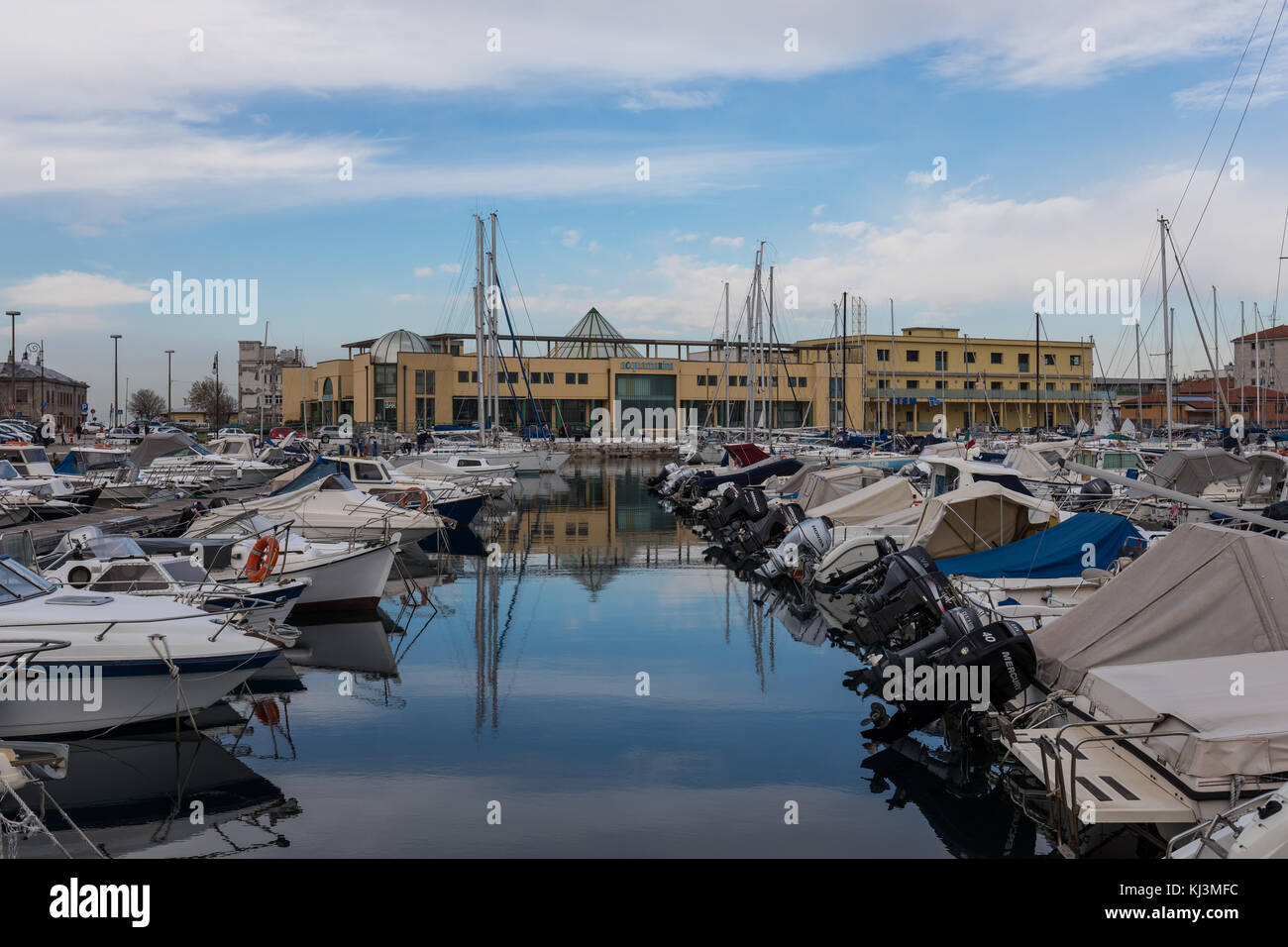 Boote im Yachthafen in Triest, Friaul Julisch Venetien, Italien Stockfoto