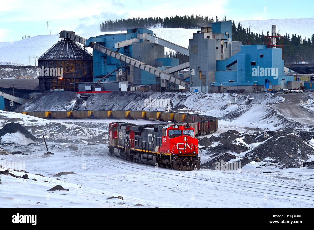 Ein Canadian National Railway Zug Kohle Laden von einem Bergwerk in der Nähe von Alberta Cadomin Stockfoto