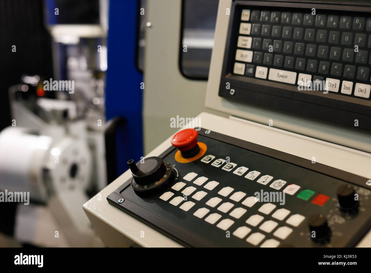 Tastatur auf einem Control Panel für CNC-Werkzeugmaschinen. Selektive  konzentrieren Stockfotografie - Alamy