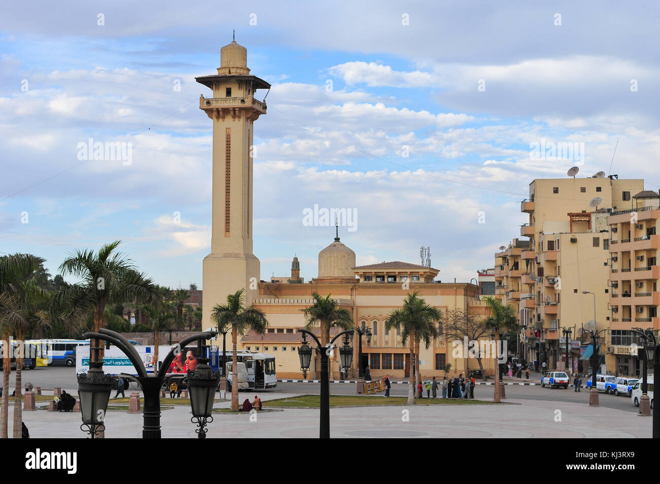 Luxor, Ägypten - 31. Dezember 2008: Die neue Moschee von Luxor, Ägypten. Stockfoto