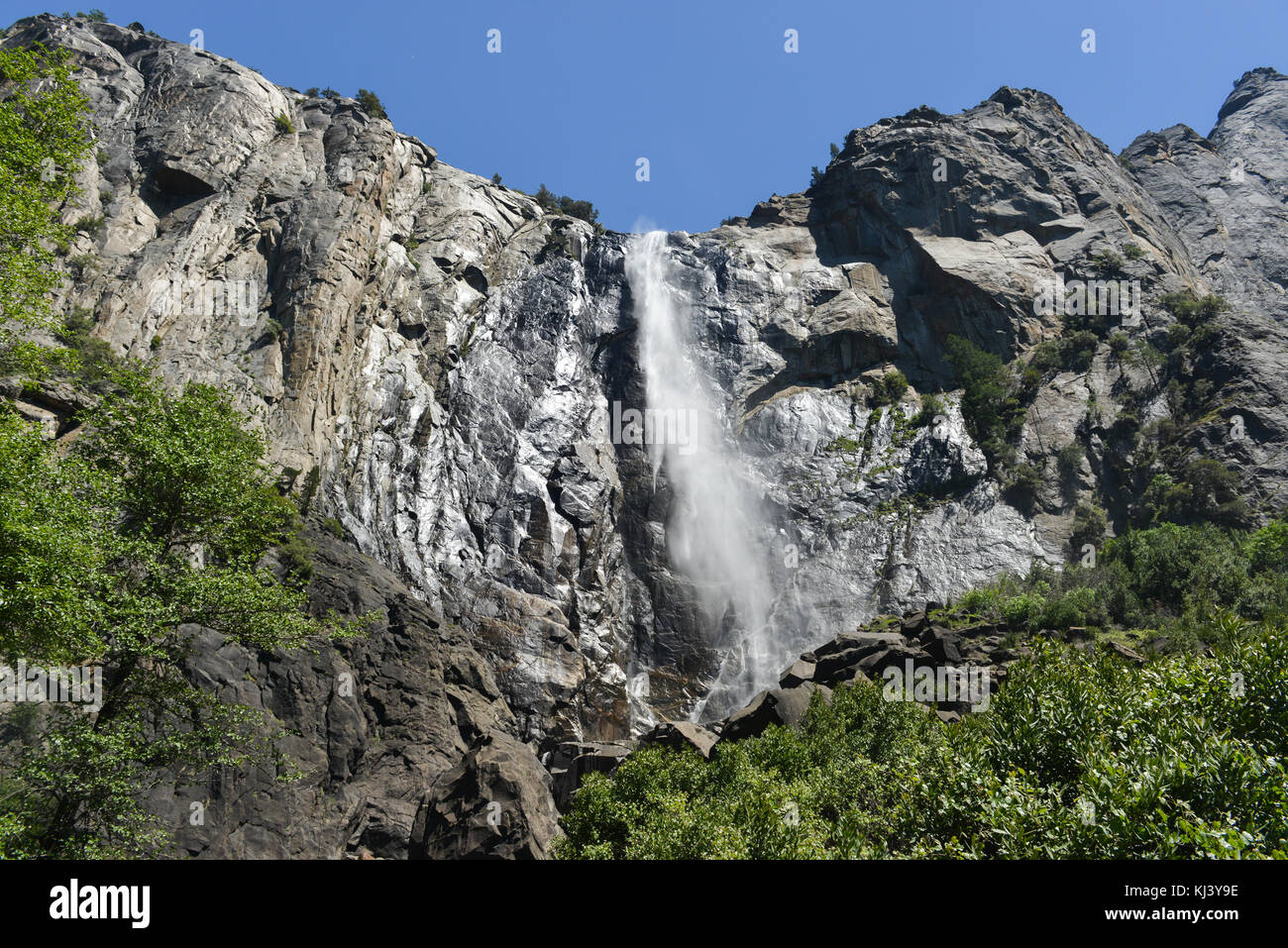 Bridalveil Fall ist einer der bekanntesten Wasserfälle im Yosemite Valley in Kalifornien Stockfoto