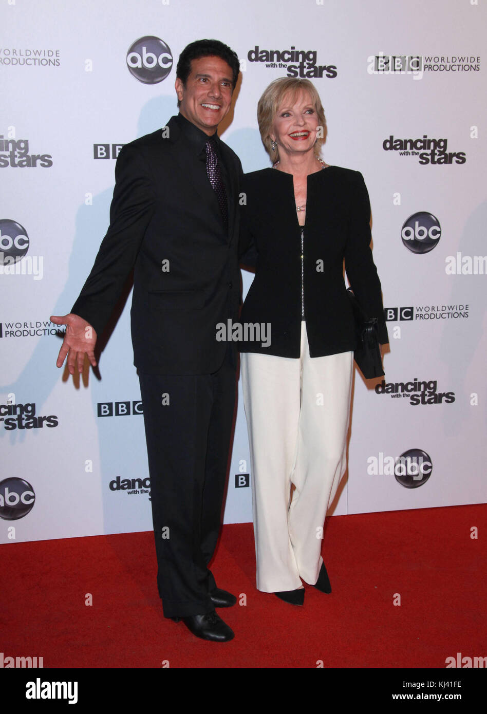 HOLLYWOOD - November 01: Corky Ballas Florence Henderson nimmt 'Dancing Mit 200 Die Sterne' Episode am Boulevard 3 Am 1. November 2010 in Hollywood, Kalifornien. Personen: Corky Ballas, Florence Henderson Stockfoto