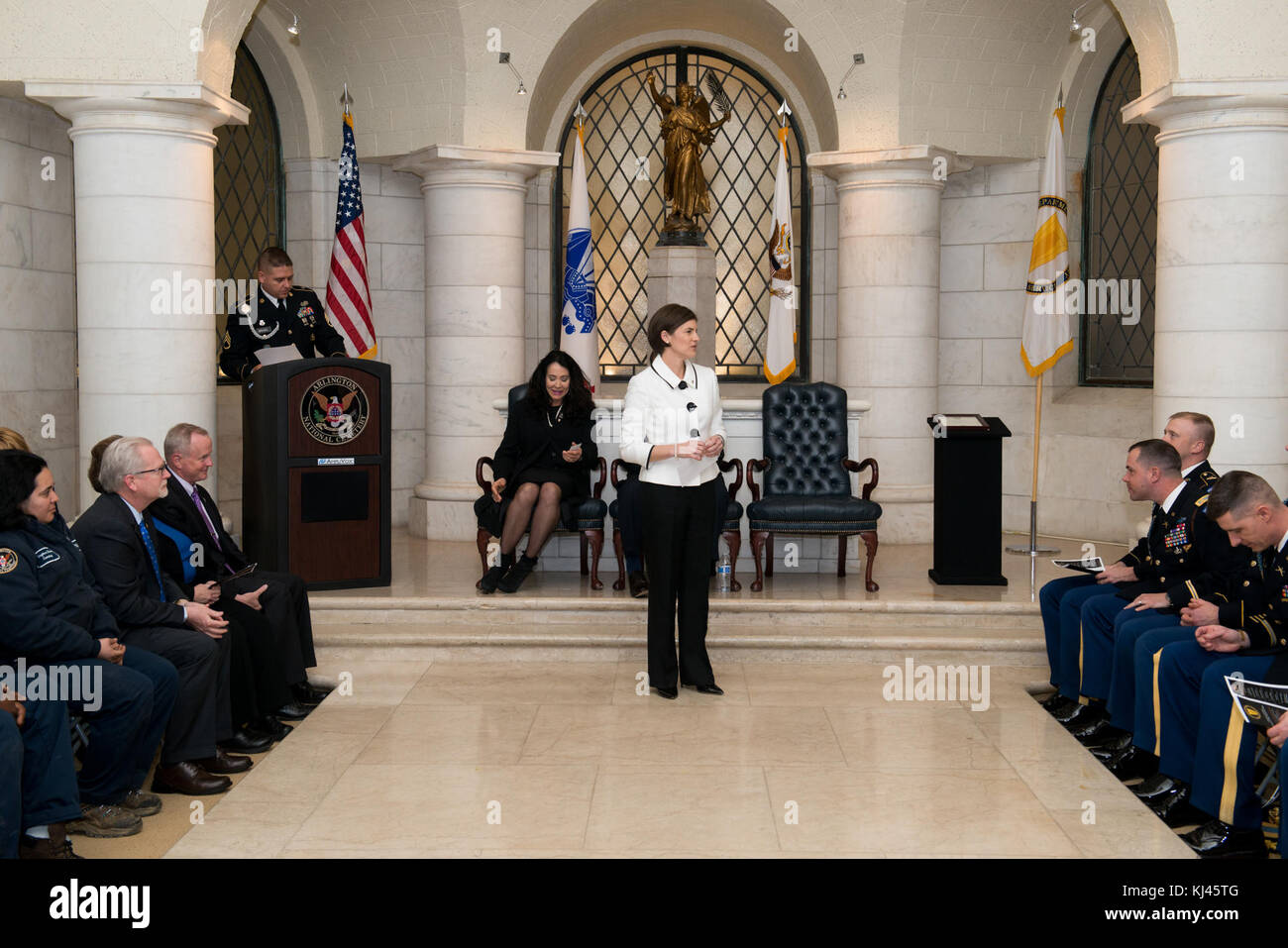Senior Executive Service Induktion Zeremonie für Katharine Kelley, Betriebsleiter, Arlington National Cemetery (33085177921) Stockfoto