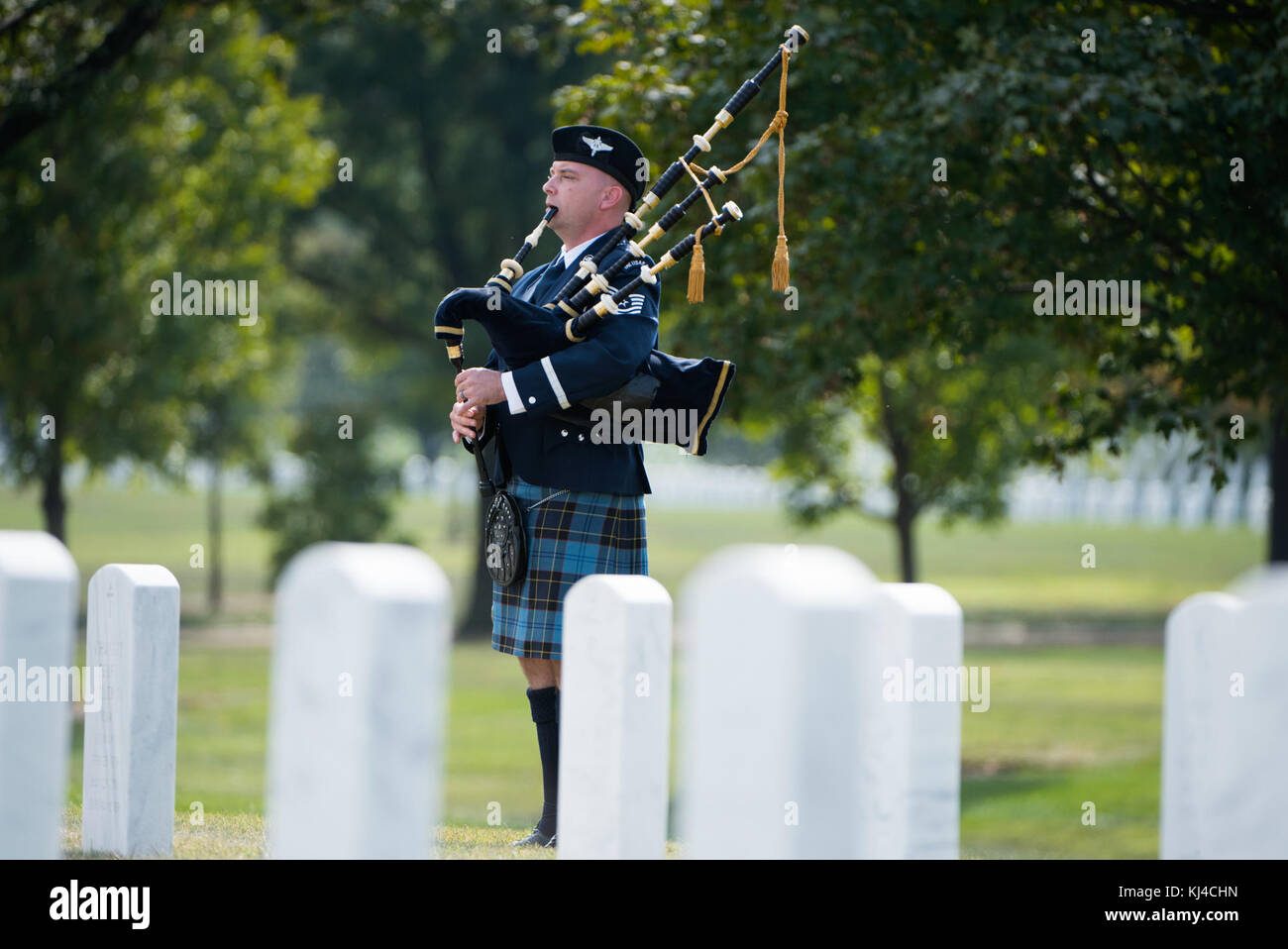 Allen Ehren Begräbnis für US Air Force Colonel Robert Anderson auf dem Arlington National Cemetery (36869676243) Stockfoto