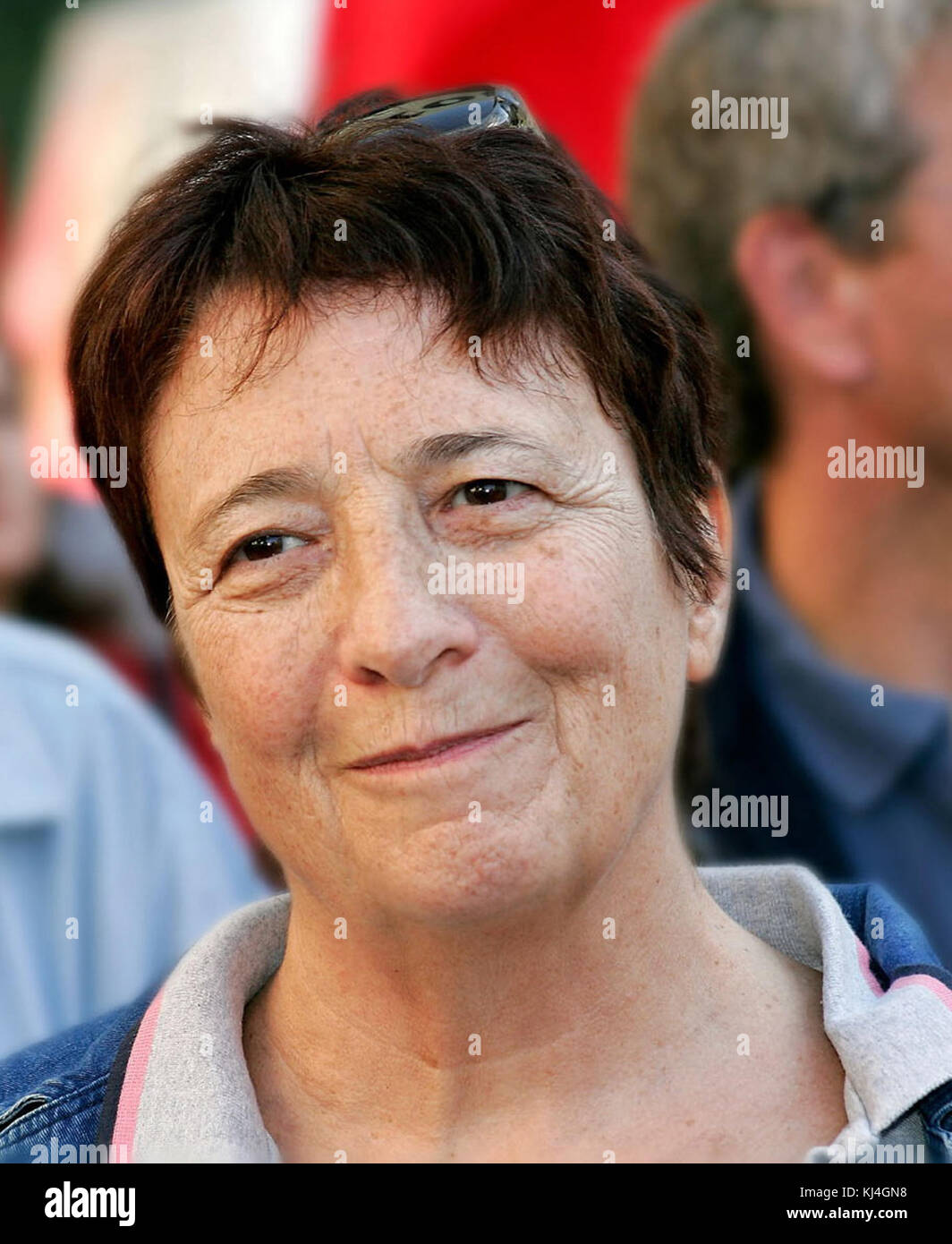Arlette Laguiller ist eine französische Politikerin, die für ihre Führung in der Arbeiterkampfpartei und ihre Präsidentschaftskandidatur bei den französischen Wahlen 2002 bekannt ist. Sie wird für ihr Engagement für Sozialismus und Arbeitnehmerrechte anerkannt. Stockfoto