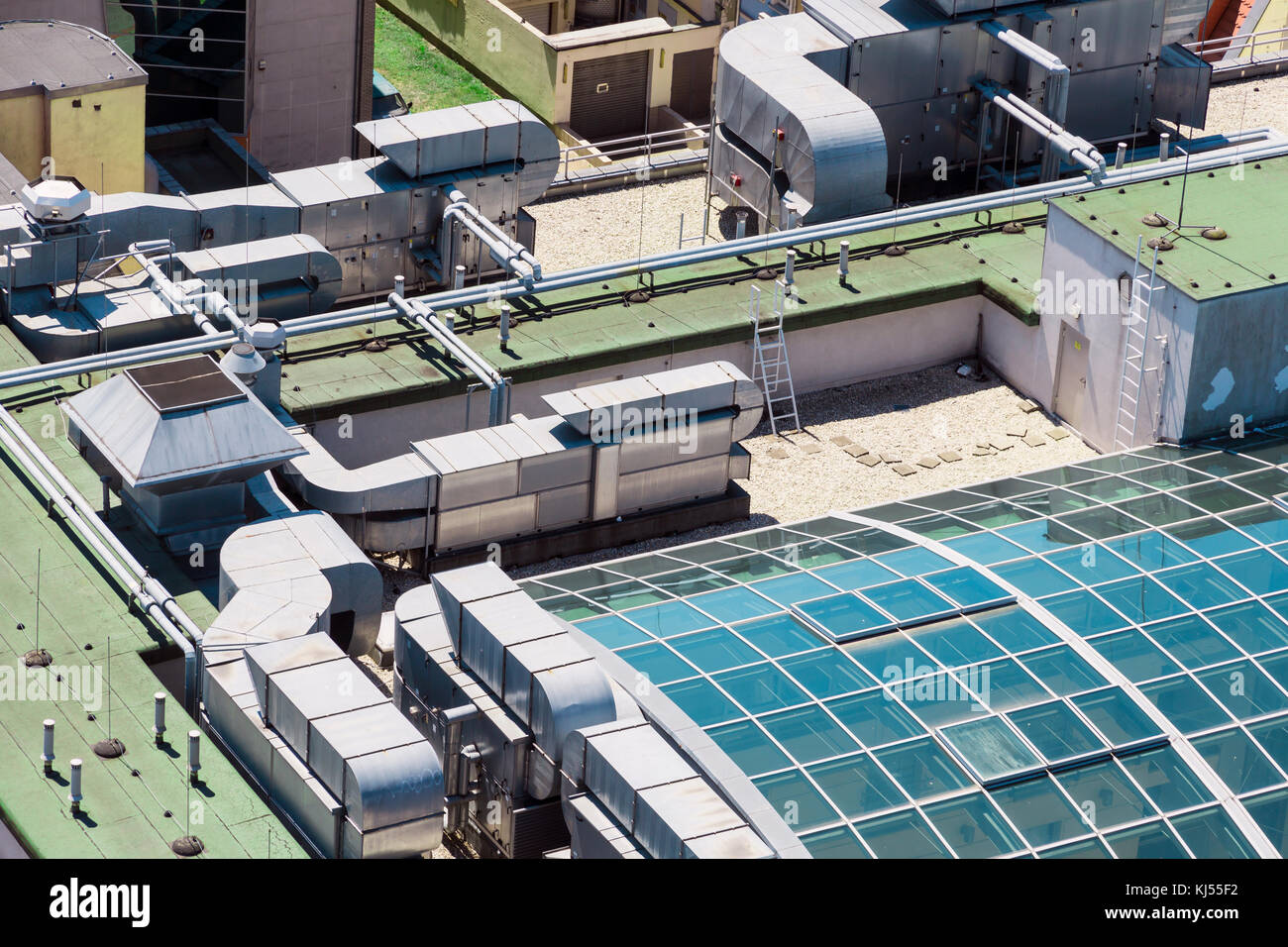 Abstrakte Sicht von Dach, modernes Gebäude. Stockfoto