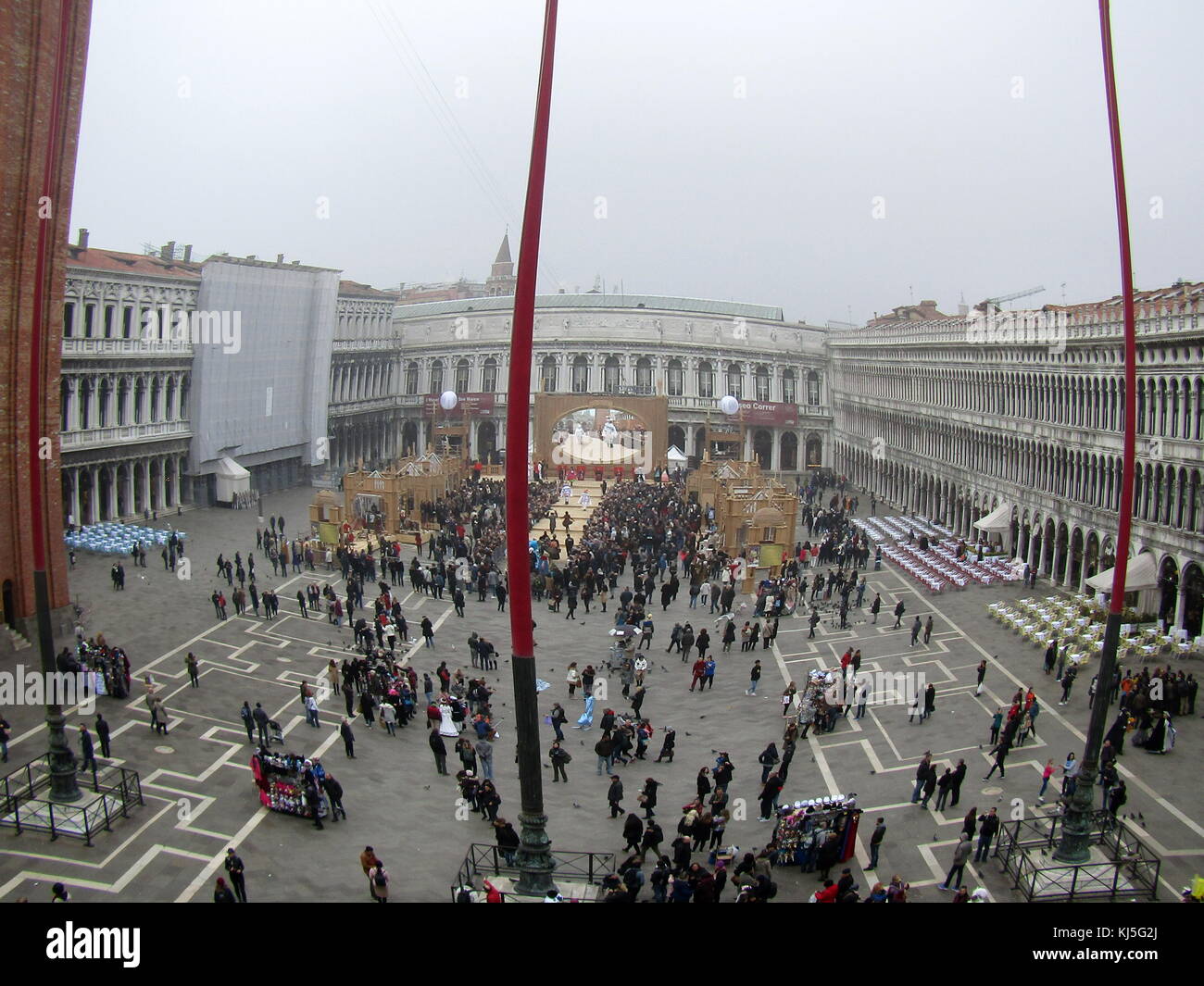Blick über den Markusplatz, Venedig der Karneval in Venedig in Aktion Stockfoto