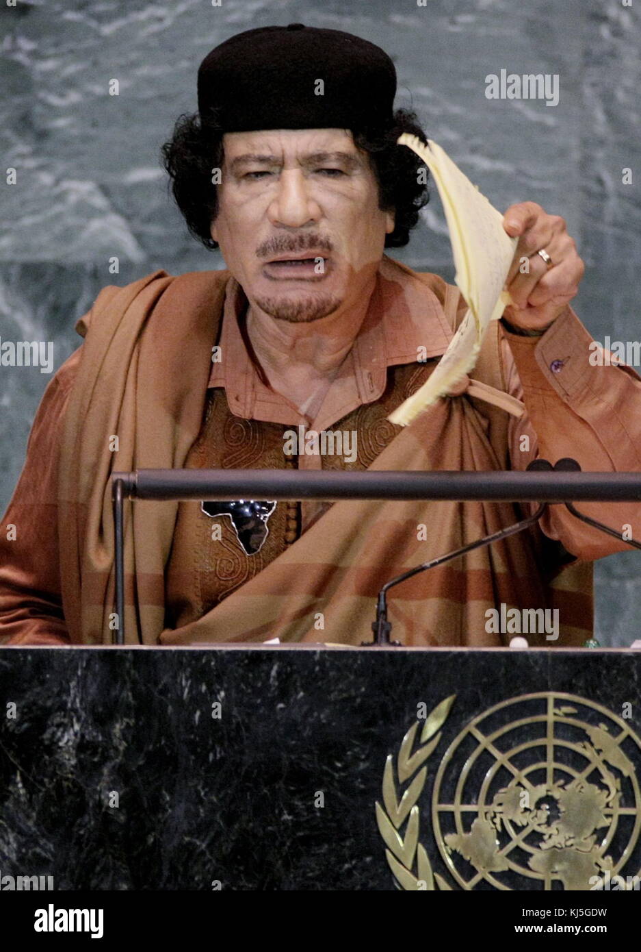 Muammar al-Gaddafi (1942 - 20. Oktober 2011), Oberst Gaddafi, war eine Libysche revolutionär, Politiker und politische Theoretiker. Er regierte Libyen als Revolutionäre Vorsitzender der Libyschen Arabischen Republik von 1969 bis 1977 und dann als "brüderlichen Führer' des Libyschen der Großen Sozialistischen arabischen Dschamahirija von 1977 bis 2011. Stockfoto