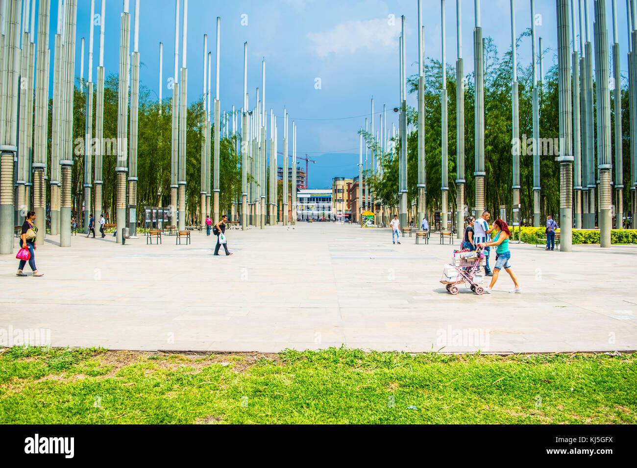 Cisneros in Medellin Kolumbien: Light Square Stockfoto Cisneros in Medellin Kolumbien: Light Square Stockfoto