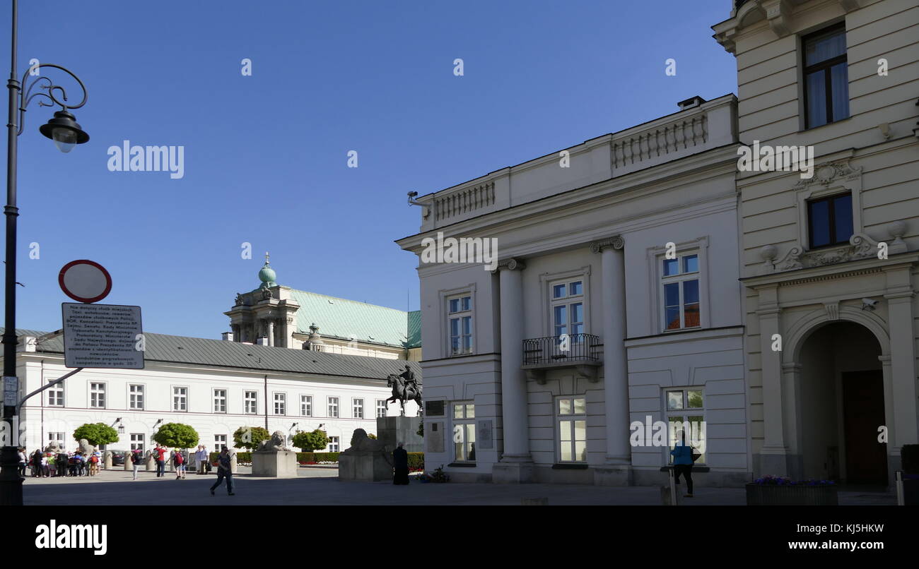 Hotel Bristol, Warschau ist ein historisches Hotel 1901 eröffnet, in Polens Hauptstadt Warschau zu einem Neo-Renaissance-Design gebaut, von dem Architekten W?adys?aw Marconi die endgültige Hotel zu entwerfen. Nachdem Polen erlangte seine Unabhängigkeit im Jahre 1919, paderewski als Premierminister, der ersten Sitzung seiner Regierung in seinem Hotel statt. Nach dem deutschen Einmarsch im Jahr 1939, das Hotel war in der Zentrale der Chef der Distrikt Warschau gemacht. Er überlebte den Krieg und wurde renoviert und 1945 neu eröffnet. Stockfoto