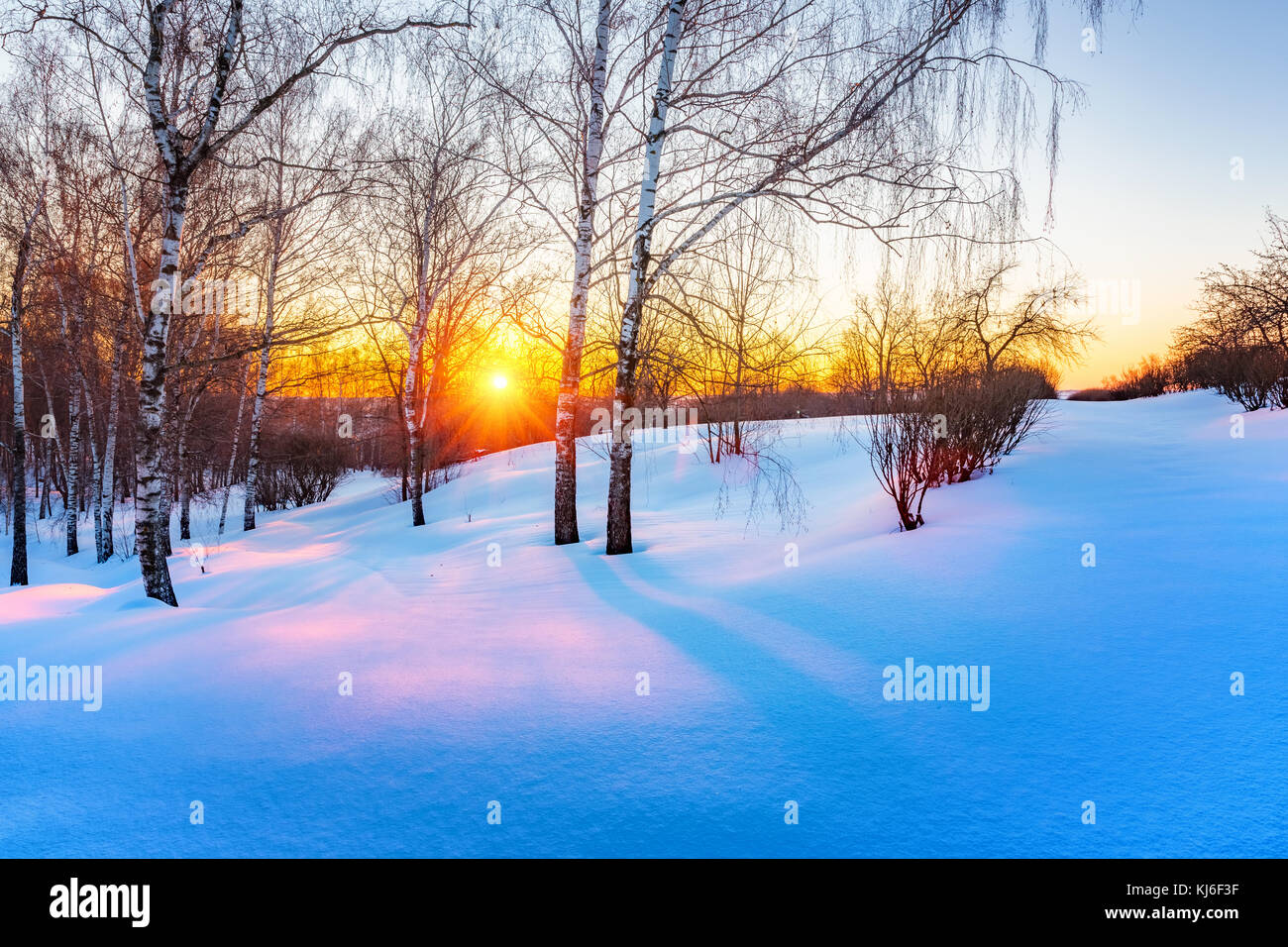 Bunte winter Sonnenuntergang Stockfoto