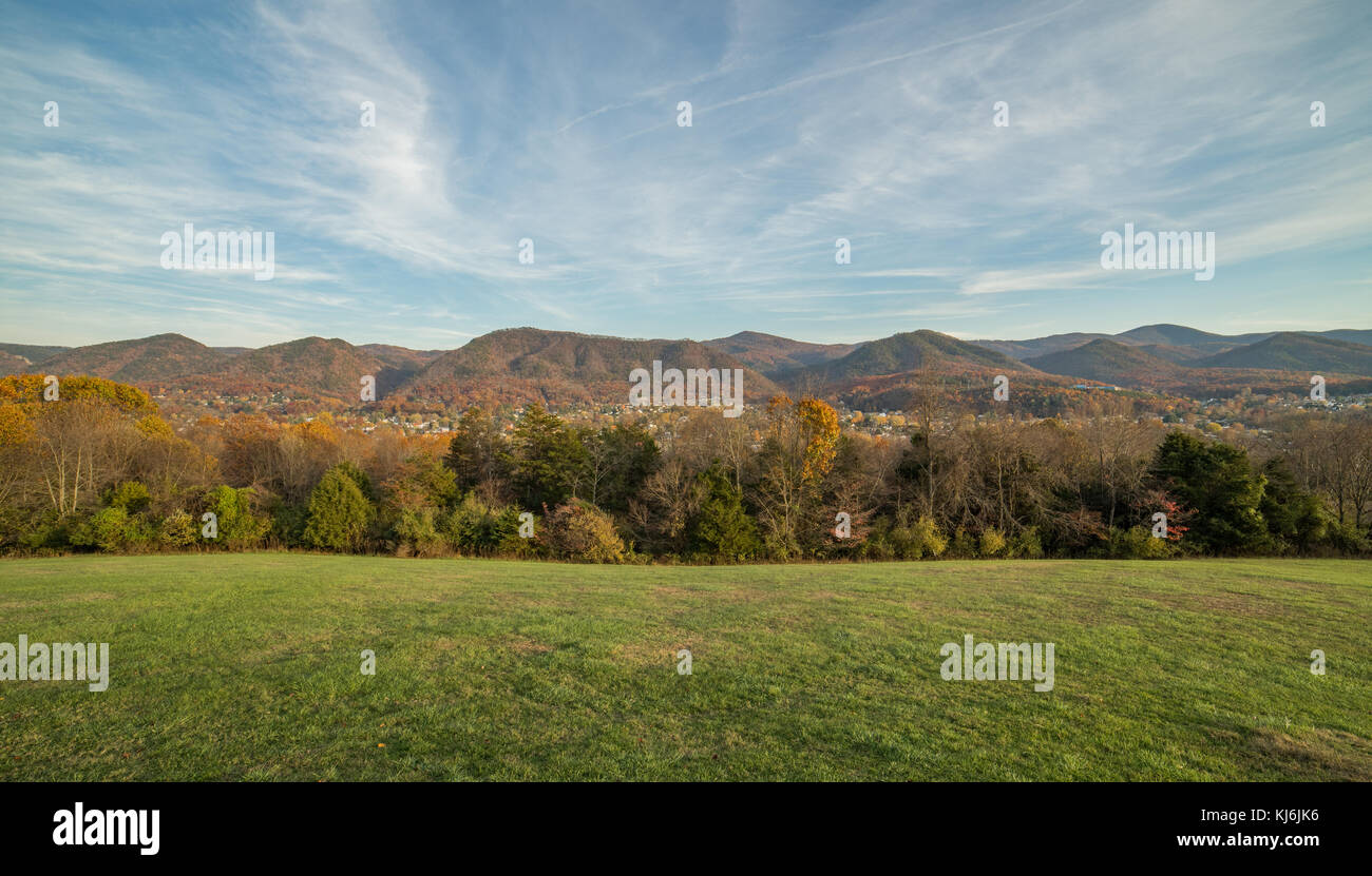 Blue Ridge Mountains kurz vor Sonnenuntergang Stockfoto