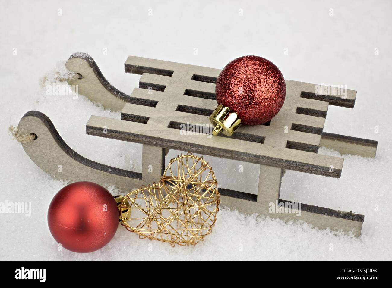 Einen kleinen Schlitten im Schnee Stockfoto