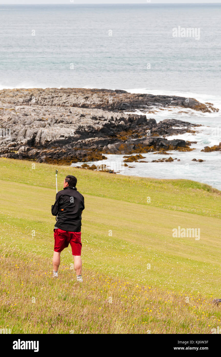 Golfspieler auf der Isle of Harris Golf Club am Scarista auf den Äußeren Hebriden. Stockfoto
