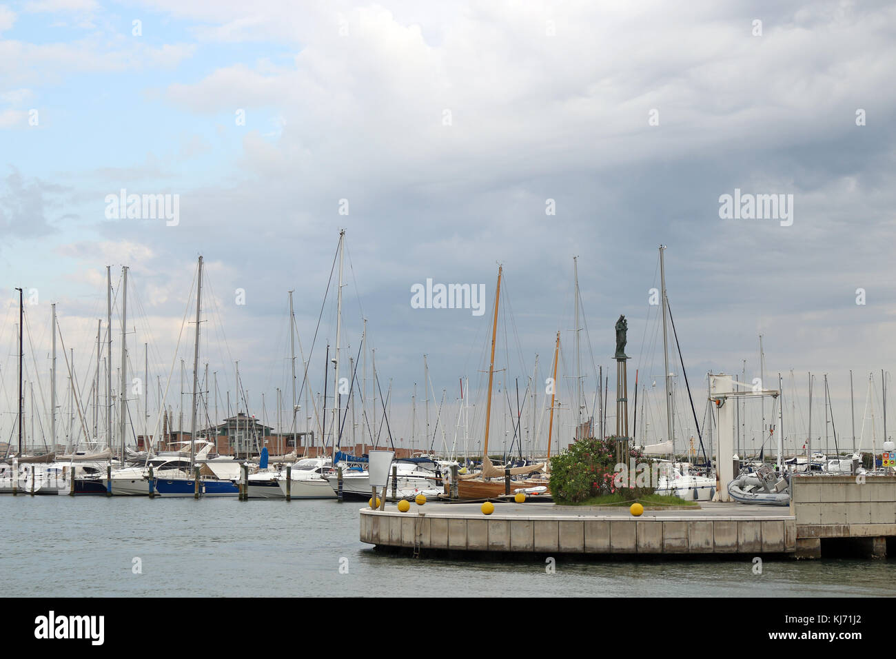 Yachtcharter und Segelboote rimini Hafen Italien Stockfoto