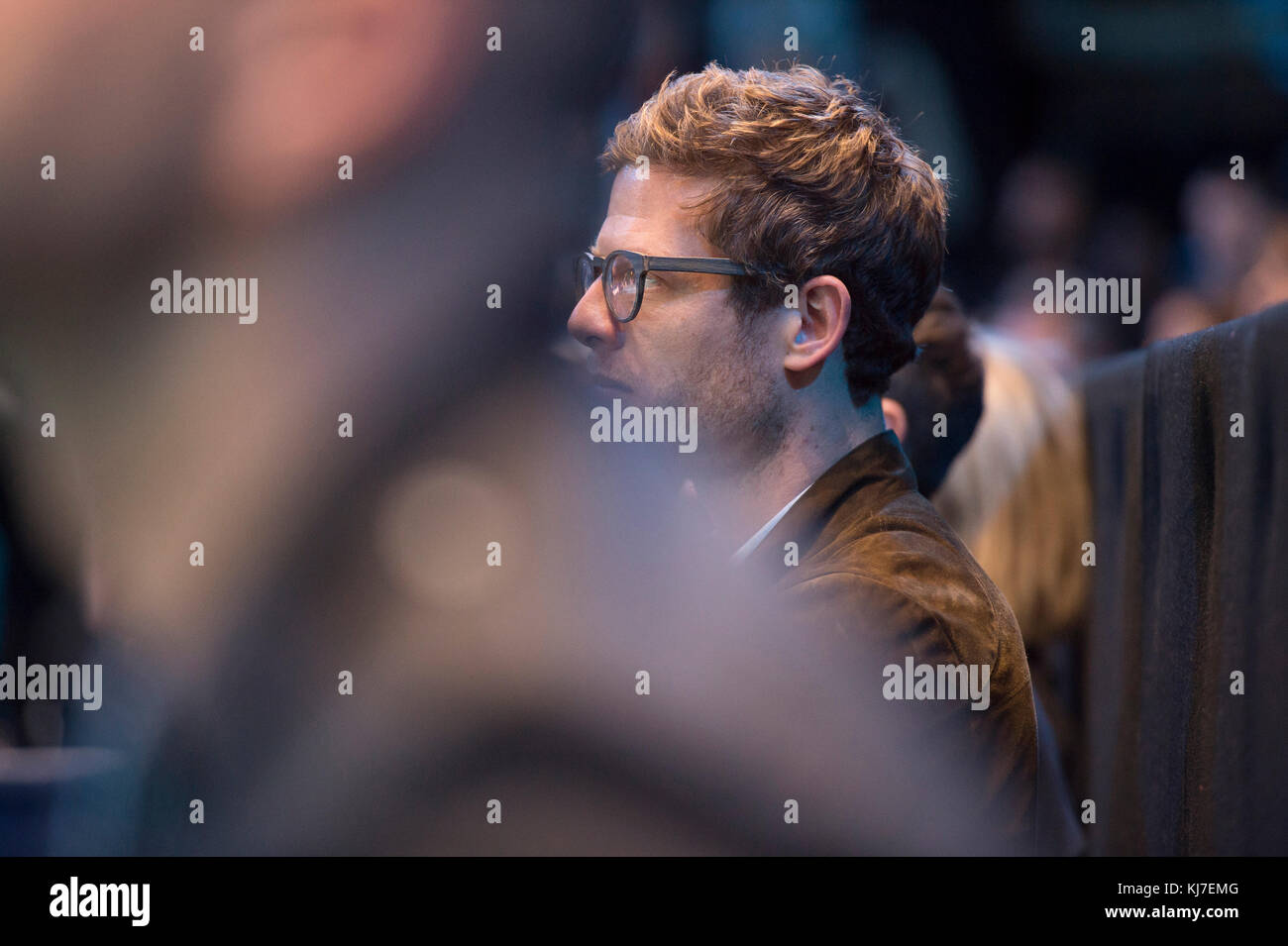 19. November 2017. Schauspieler James Norton sieht Nitto ATP Tennis Finals von der Courtside Star Box im O2. Kredit: Malcolm Park/Alamy Stockfoto