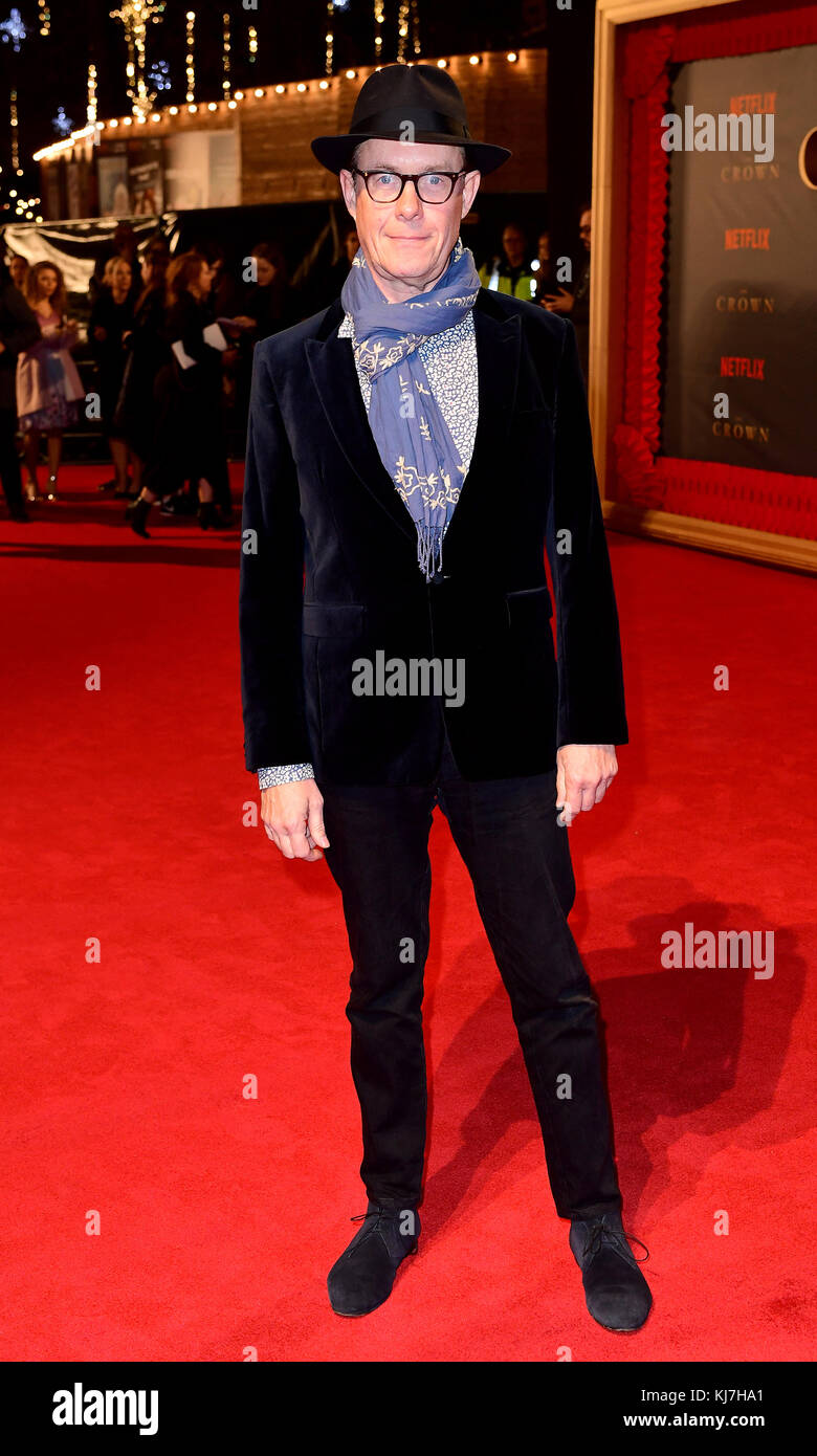 Alex Jennings bei der zweiten Staffel der Premiere von The Crown im Odeon, Leicester Square, London. Stockfoto