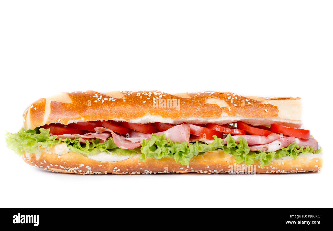 Sandwich mit Fleisch und Gemüse auf weißem Hintergrund Stockfoto