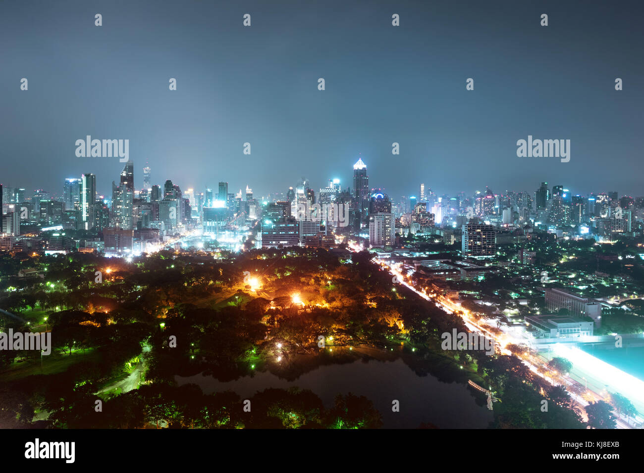 Bangkok City Skyline Antenne bei Nacht Stockfoto
