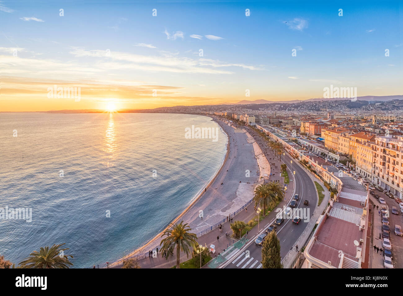 Küste von Azure auf Sonnenuntergang in Nizza, Französische Riviera Stockfoto