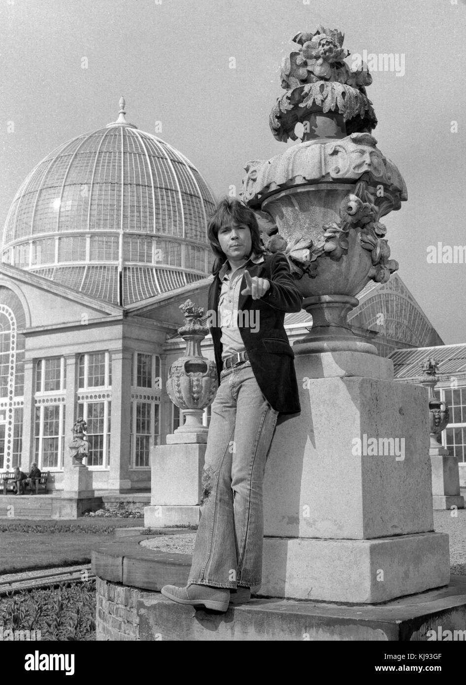 David Cassidy, verbannt aus der BBC-TV-Studios in der Weißen Stadt wegen seiner unkontrollierbaren Fans, von entgangen, wenn er die im Garten Center, Syon Park, London, für eine Aufnahme der Top of the Pops Show, in der er Sterne besucht. Stockfoto