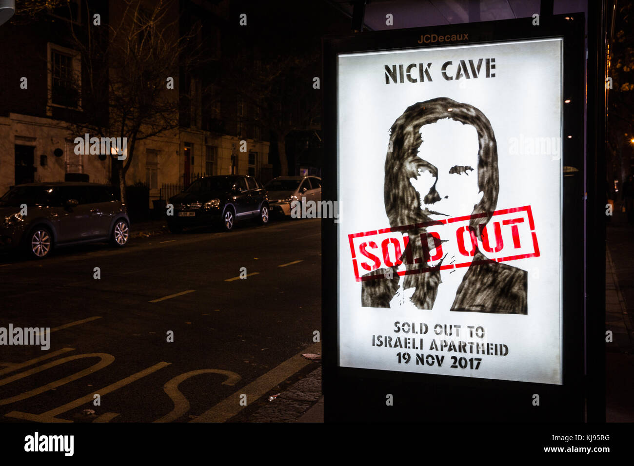 London, Großbritannien. 21. November 2017. Protest Schablonen beschuldigen australische Musiker Nick Cave der aus "Verkaufen" über London nach seiner Aussage, dass er in Israel aufgrund der "BDS-Bewegung' erschienen sind. bds (Boykott Ausgliederung Sanktionen) ist eine palästinensische - LED-Bewegung für Freiheit, Gerechtigkeit und Gleichheit die Aufrechterhaltung des Prinzips, dass die Palästinenser die gleichen Rechte wie der Rest der Menschheit berechtigt. Die palästinensische Kampagne für den akademischen und kulturellen Boykott Israels war Gründungsmitglied der Palästinensischen bds National Committee. Credit: Mark kerrison/alamy leben Nachrichten Stockfoto