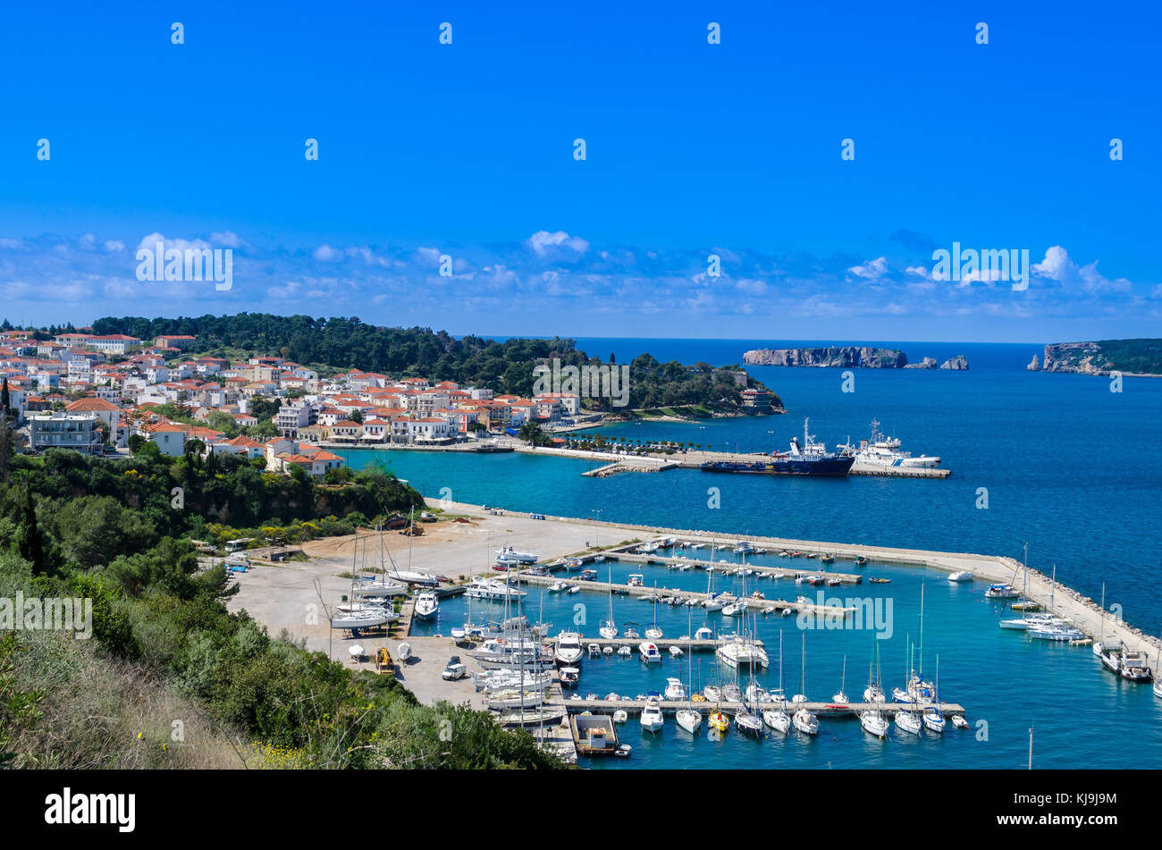 Pylos, der malerischen und ruhigen Stadt der Präfektur Messenien im südwestlichen Teil von Griechenland an der Küste des Ionischen Meeres Peloponnes entfernt. Stockfoto