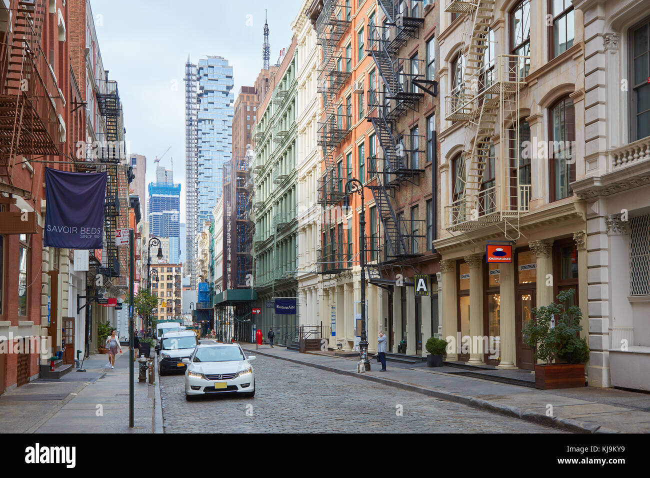 Soho leere Straße mit Gusseisen Gebäude in New York. Der Name kommt aus dem Süden der Houston Street. Stockfoto