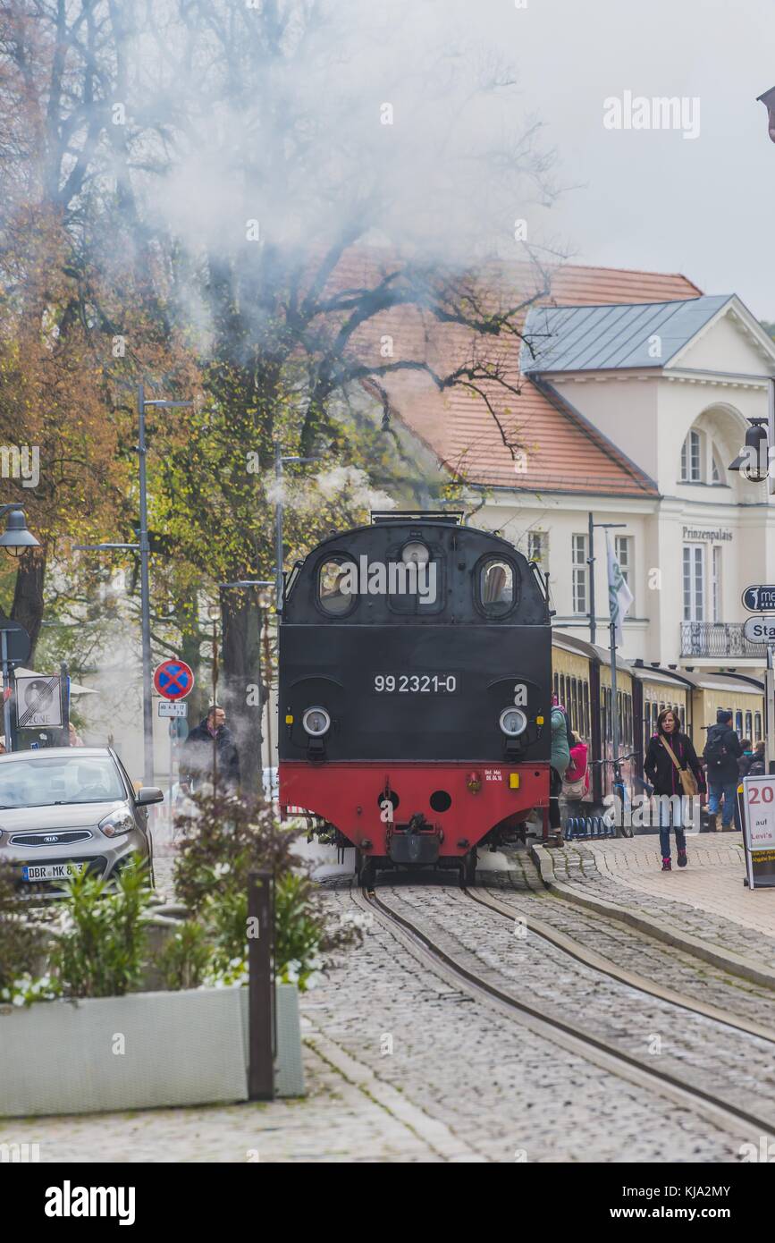 Bad Doberan Dampfzug fährt durch die Straßen Stockfoto