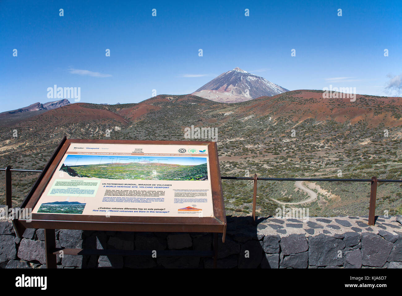 Information Board Pico del Teide, 3718 m, der höchste Berg auf spanischem Territorium, UNESCO-Weltkulturerbe, Teneriffa, Kanarische Inseln, Spanien Stockfoto