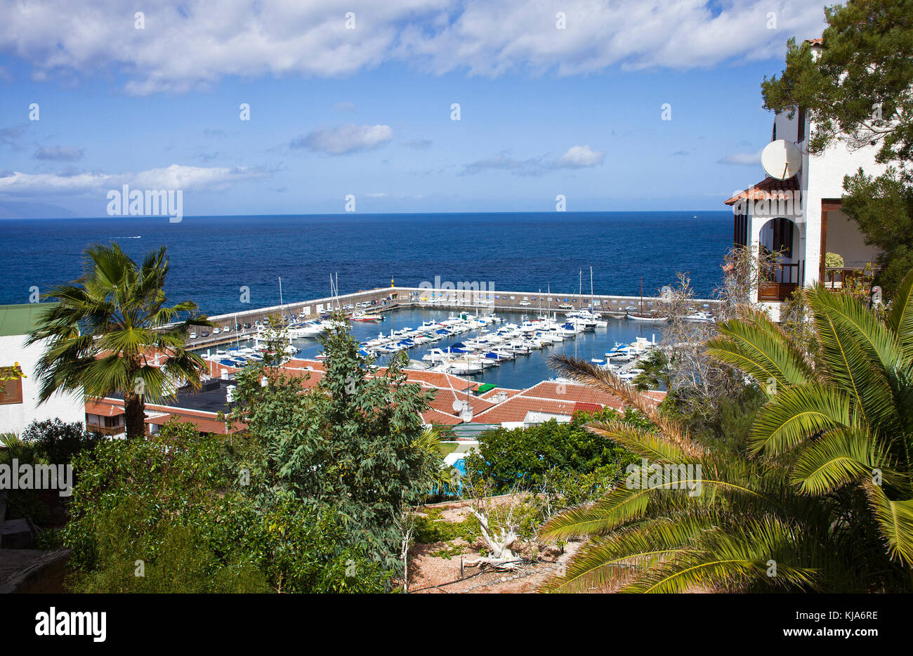 Blick auf den Hafen von Los Gigantes, West Ort der Insel, Teneriffa, Kanarische Inseln, Spanien Stockfoto