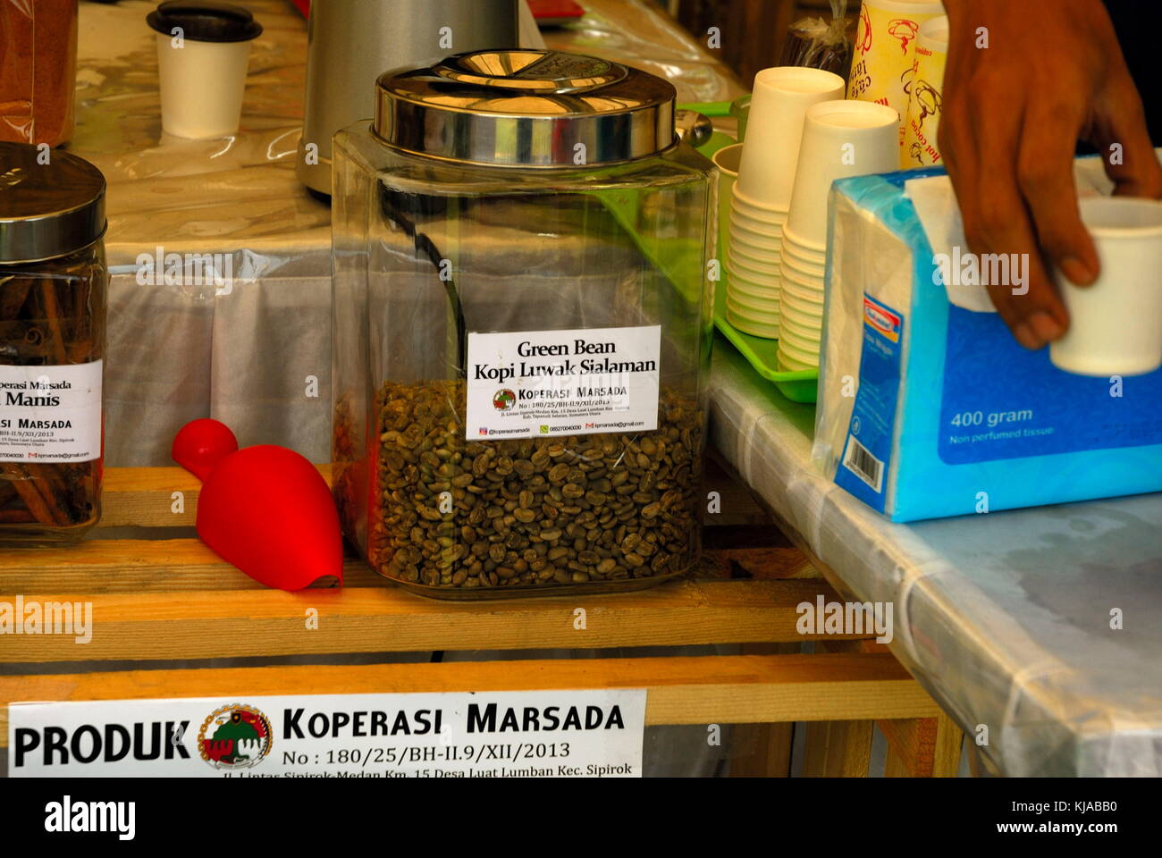 Indonesien Stiftung für biologische Artenvielfalt (kehati) hielt eine Ausstellung "expo Sumatra Tropical Forest Conservation Action (Aksis 2017). Dieses Ereignis wurde durch den tropischen Wald conservaton Aktion gehalten für Sumatra (sumatera tfca-Programm), wo die ganze Reihe von Aktivitäten Kampagnen handelt es sich um Wald, Nachhaltigkeit und Biodiversität zu verbessern, durch diese Ausstellung tfca Kampagne auf alle Elemente der Gesellschaft, die tropischen Wälder zu erhalten, wird dieses Ereignis auch Talkshows, coaching Kliniken, Fotoausstellungen, Umwelt Photo Wettbewerb, Wettbewerb, und auch verschiedene Aktivitäten fo Stockfoto