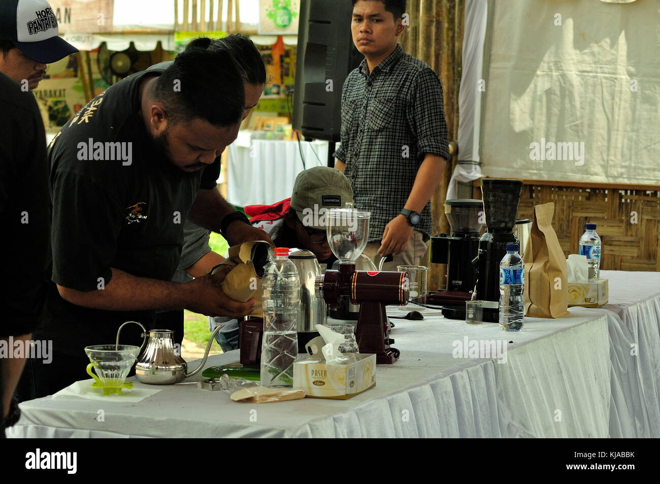 Indonesien Stiftung für biologische Artenvielfalt (kehati) hielt eine Ausstellung "expo Sumatra Tropical Forest Conservation Action (Aksis 2017). Dieses Ereignis wurde durch den tropischen Wald conservaton Aktion gehalten für Sumatra (sumatera tfca-Programm), wo die ganze Reihe von Aktivitäten Kampagnen handelt es sich um Wald, Nachhaltigkeit und Biodiversität zu verbessern, durch diese Ausstellung tfca Kampagne auf alle Elemente der Gesellschaft, die tropischen Wälder zu erhalten, wird dieses Ereignis auch Talkshows, coaching Kliniken, Fotoausstellungen, Umwelt Photo Wettbewerb, Wettbewerb, und auch verschiedene Aktivitäten fo Stockfoto