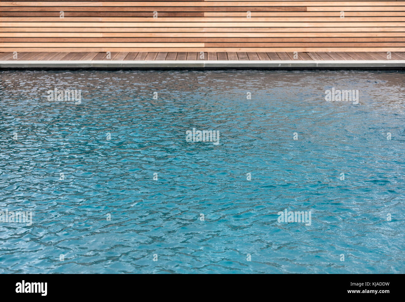 Detail aus einem Pool und Mahagoni deck, Long Island, NY Stockfoto