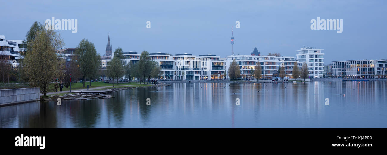 Moderne Büro am See Phoenix, Hoerde, Dortmund, Nordrhein - Westfalen, Deutschland, Europa Stockfoto