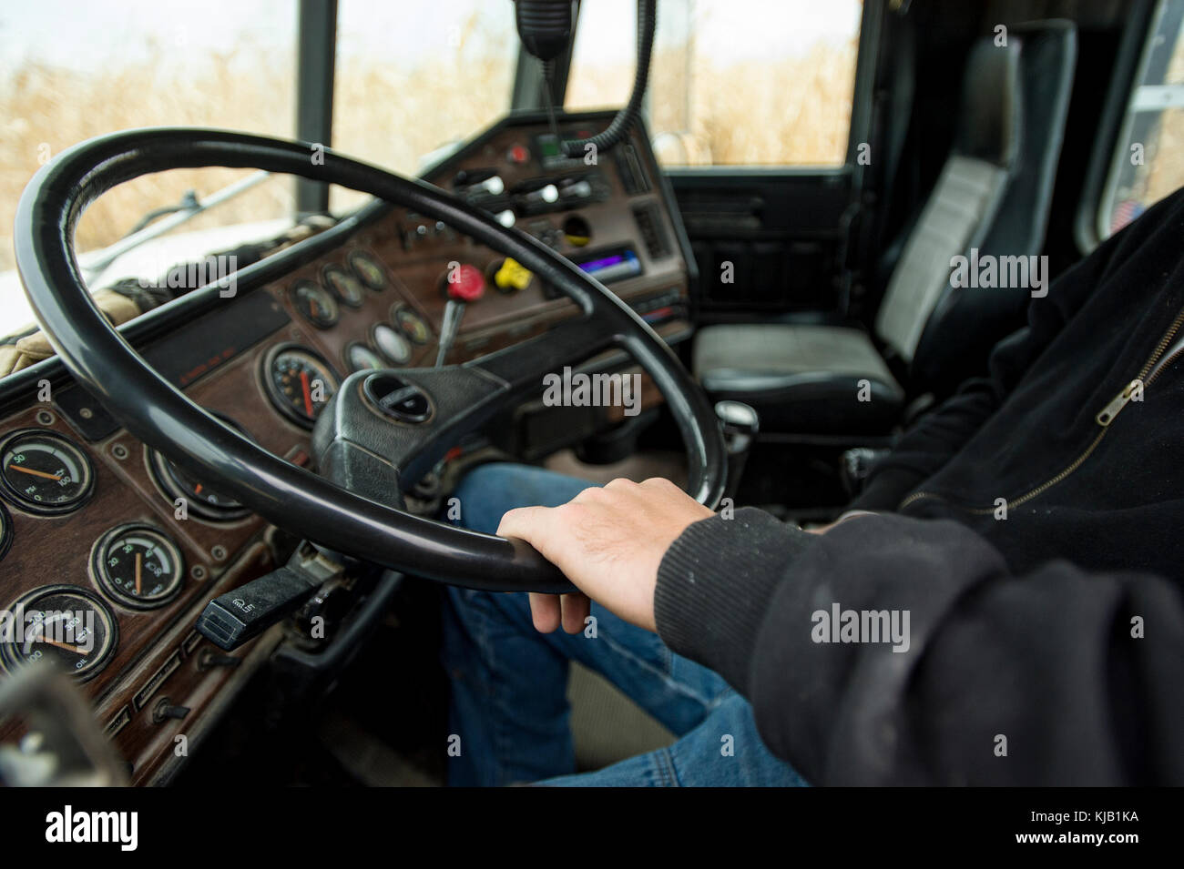 Innenansicht des LKW-Kabine und Lenkrad, blooming Prairie, Minnesota. Stockfoto