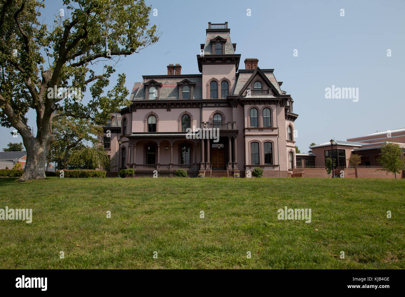 Ein horizontales Foto von Betts House, aufgenommen von Highsmith. Das Bild zeigt die architektonischen Merkmale und die Bedeutung des Hauses als historisches Bauwerk. Stockfoto
