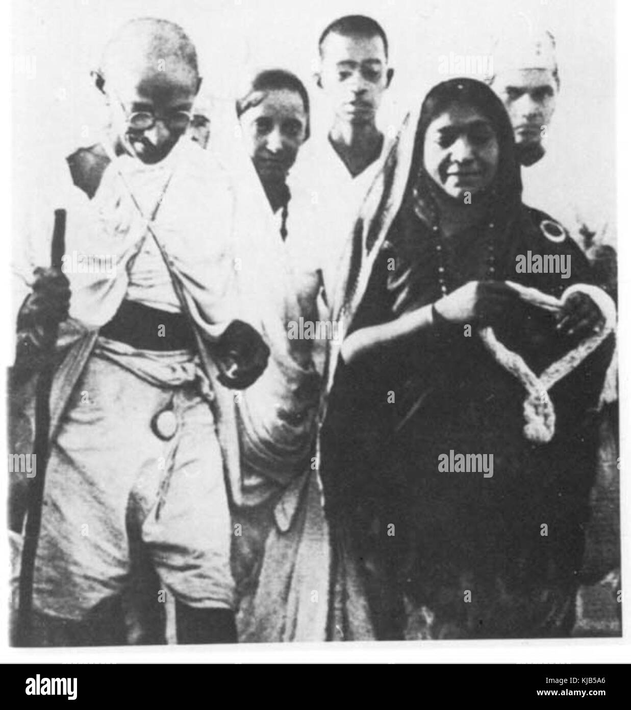 Sarojini Naidu erhält Gandhi auf dem Salz März Stockfoto