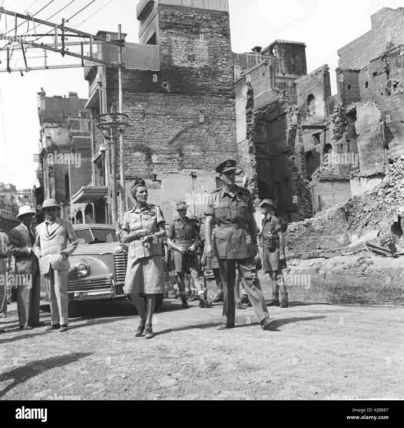 Lord und Lady Mountbatten besuchen Riot betroffenen Gebiete in Lahore ...