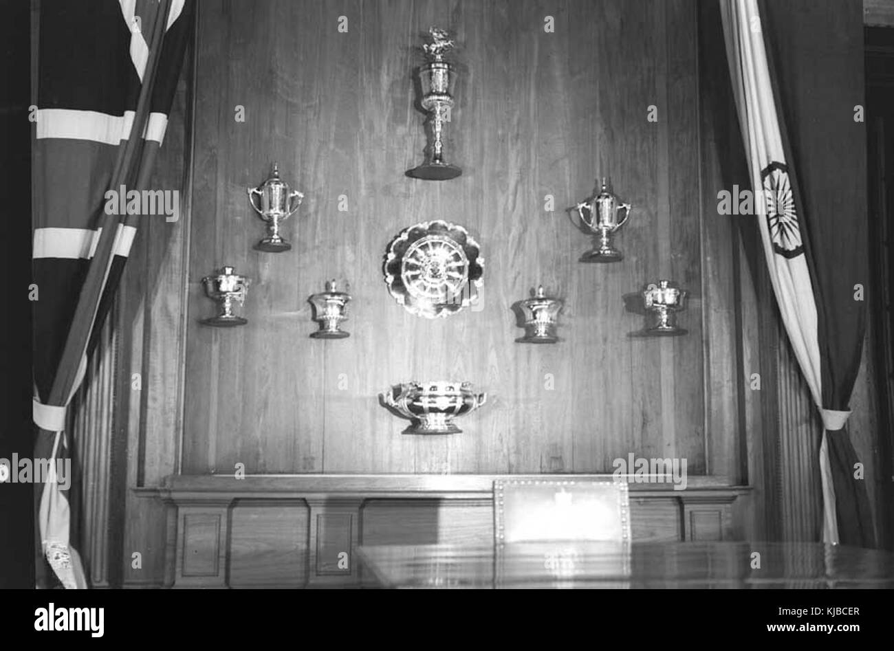 Der König der goldenen Platten Indien vorgelegt von Lord Mountbatten im Namen Seiner Majestät Regierung Stockfoto