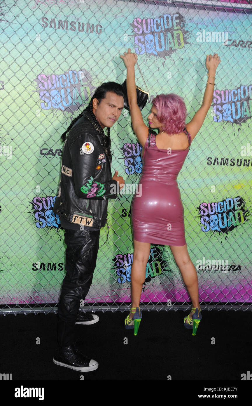 NEW YORK, NY - 1. AUGUST: Summer Tiger, Adam Beach besucht am 1. August 2016 in New York City die Premiere des „Suicide Squad“ im Beacon Theatre. Leute: Summer Tiger, Adam Beach Stockfoto