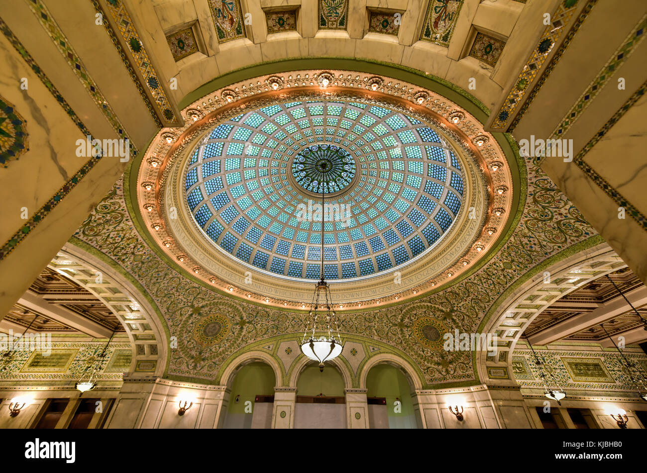 Chicago - 8. September 2015: Der weltweit größte Tiffany Glas Kuppel Decke im Kulturzentrum in Chicago, Illinois. Stockfoto