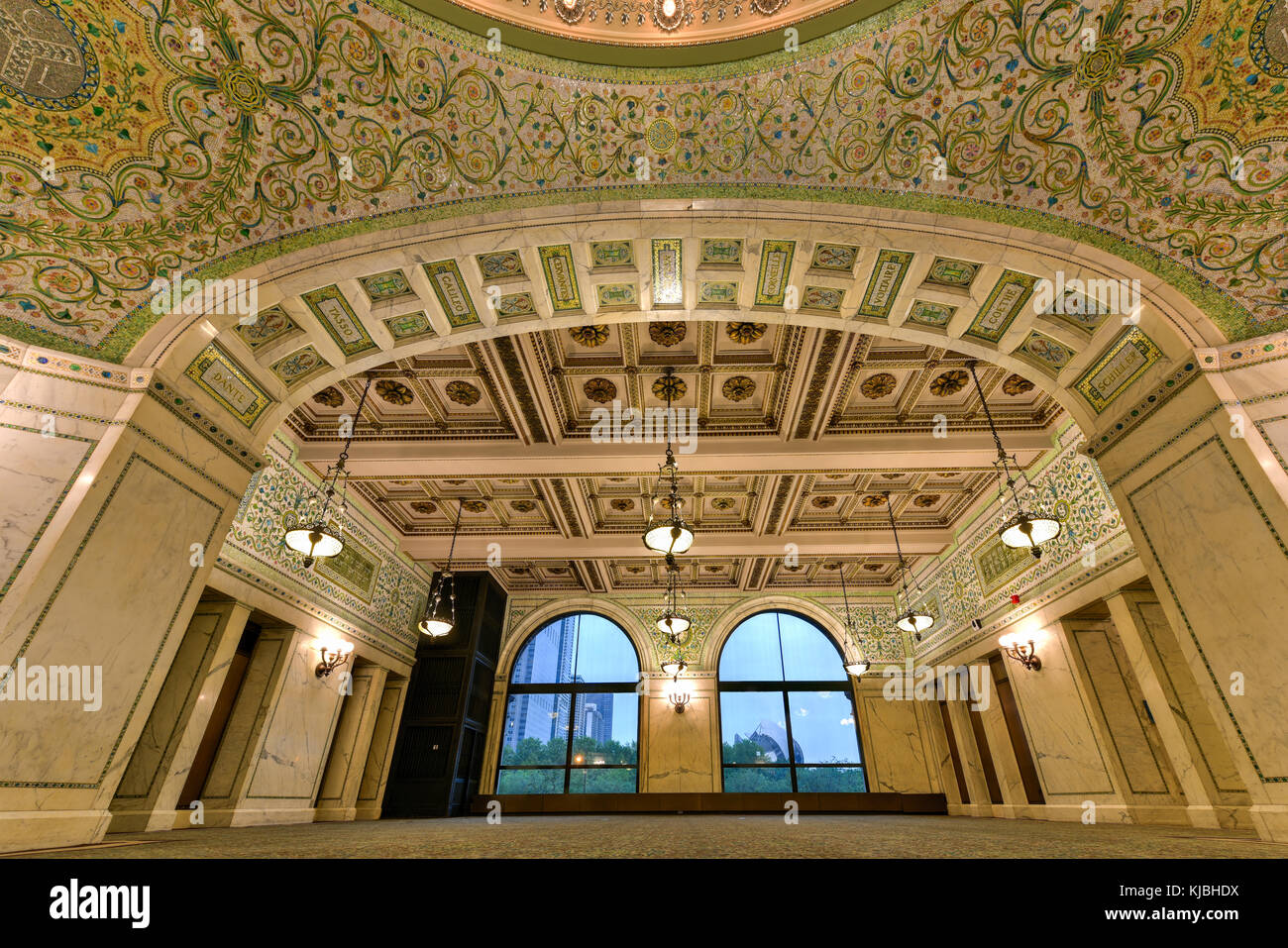 Chicago - 8. September 2015: Der weltweit größte Tiffany Glas Kuppel Decke im Kulturzentrum in Chicago, Illinois. Stockfoto