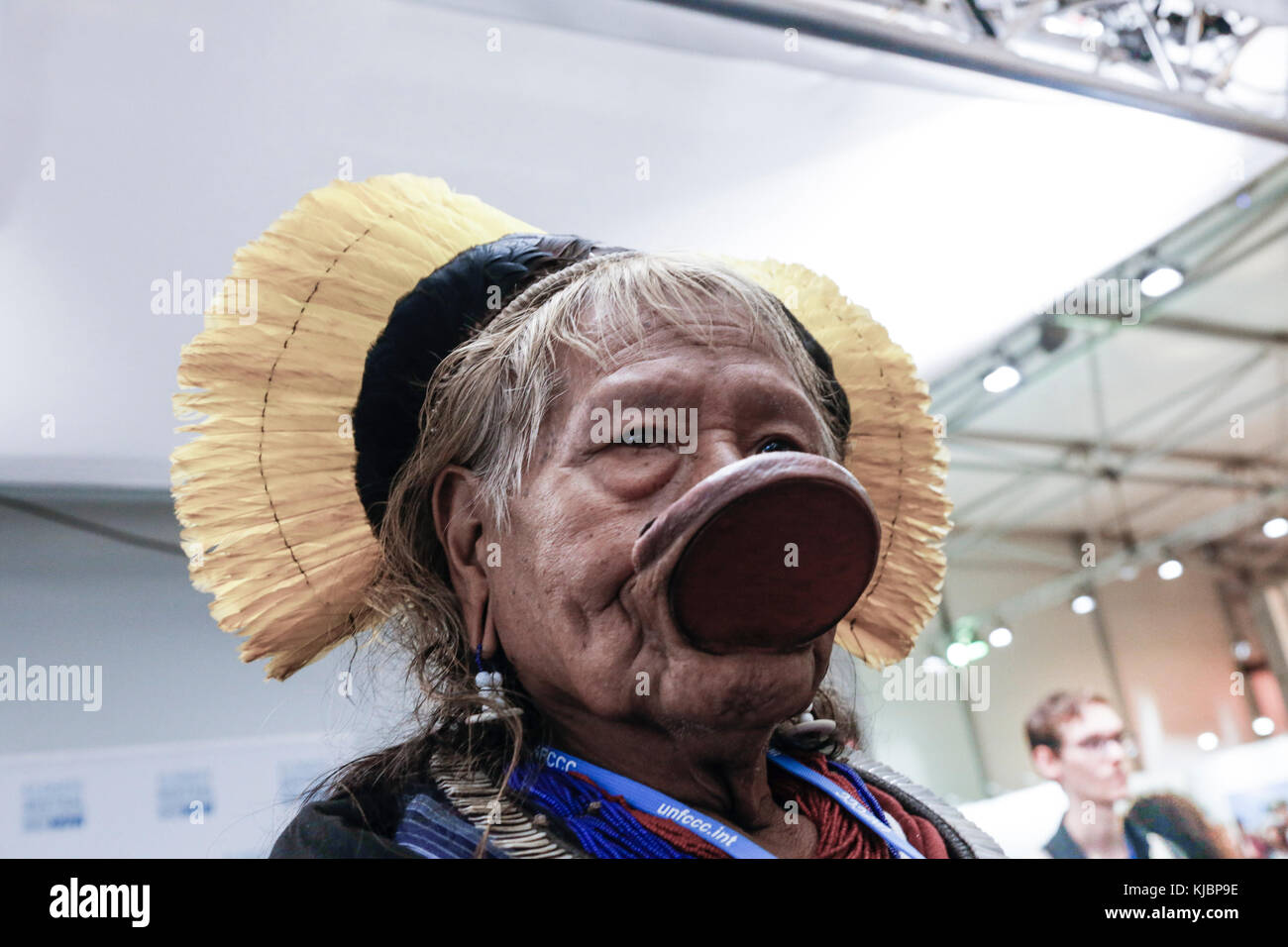 Bonn, Deutschland, 15. November 2017: Indigene brasilianischen Mann mit Lippe an der Marrakesch Partnerschaft panel auf der COP 23 Fidschi Konferenz. Der COP23 ist oder Stockfoto