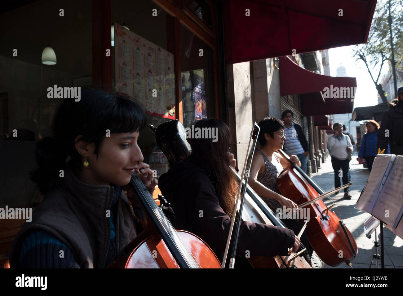 Musik Darsteller auf 5 de Mayo Street, Downtown Mexiko City. Stockfoto